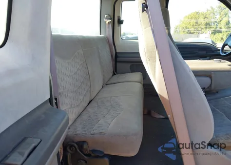 2000 Ford F250 Super Duty from USA, damaged, VIN 1FTNX20L3YEA09104